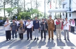 Memasuki Masa Tenang, Pj Walikota Pariaman Lepas Petugas Penertiban Alat Peraga Kampanye