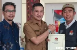 Pemilu 2024 Kota Padang, Hendri Septa dan Ekos Albar, Gunakan Hak Pilih di Tempat yang Berbeda