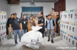 Pesta Demokrasi Dharmasraya, Bupati Sutan Riska Pastikan Semua Logistik Tersedia