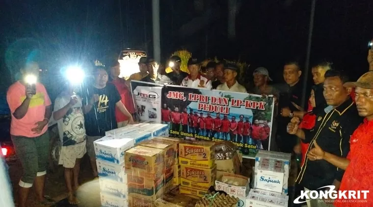 Bantuan dari JMG, LPRI, dan LP-KPK Sumbar Tiba di Lokasi Bencana Banjir Pessel