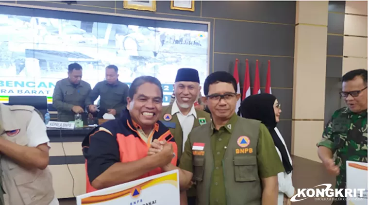 BNPB serahkan Bantuan Penanganan Darurat Bencana sebesar Rp 250 Juta kepada Bupati Padang Pariaman