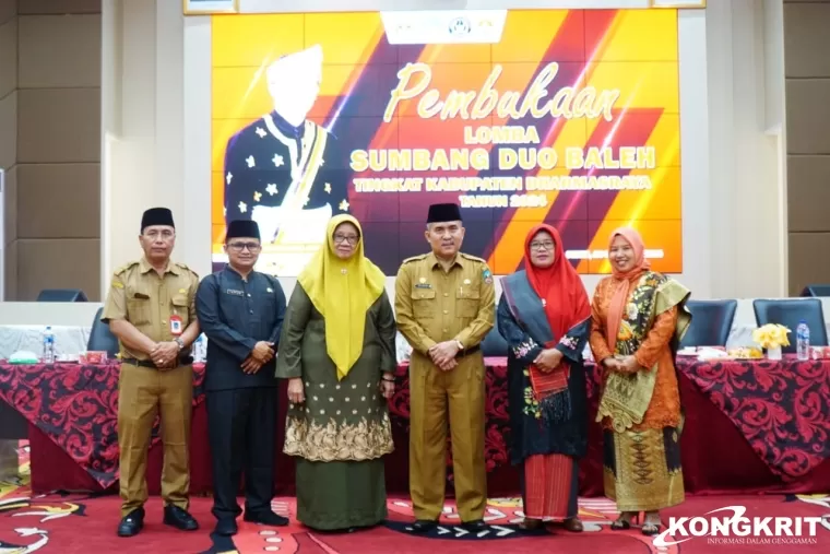 Kreativitas Perempuan Minang Bersinar dalam Lomba Sumbang Duo Baleh Tingkat Kabupaten Dharmasraya
