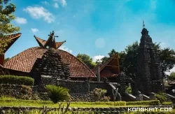 Menjelajahi Keindahan dan Ketenangan di Wisata Religi Gereja Puhsarang. (Foto : Dok. Istimewa)