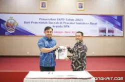 Pemkab Dharmasraya Sampaikan Laporan Keuangan Tahun 2023 kepada BPK Sumatera Barat