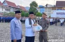 Pemko Padang Serahkan Paket Sembako kepada 7.223 Tenaga Non ASN