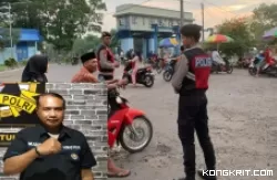 Personel Polres Tulungagung saat patroli di tempat kegiatan warga saat jelang berbuka puasa. (Insert : Kasi Humas Polres Tulungagung Iptu Mujiatno)