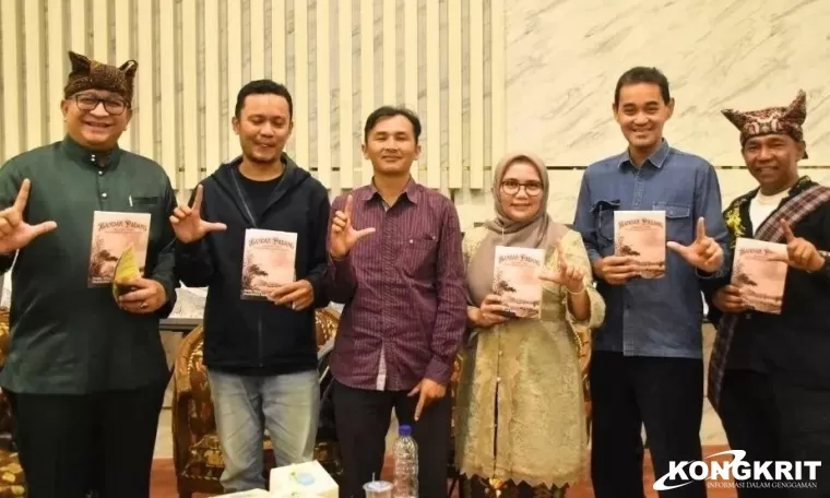 Hari kedua Festival Muaro 2024, Pemko Padang Luncurkan Buku Sejarah Bandar Padang