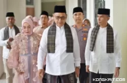 Bupati Solok Hadiri Shalat Idul Fitri 1445 H di Masjid Agung Darussalam Islamic Center, Penuh Sukacita dan Harapan Baru