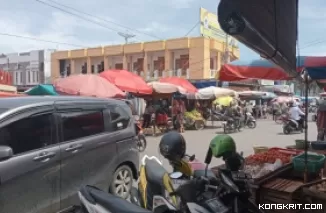 Pedagang Toko Meradang Penataan Pedagang Pasar Pagi di Kawasan Pasar Rakyat Pariaman Semerawut