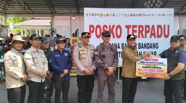 Gerak Cepat Peduli Bencana Banjir Bandang, Bupati Sabar AS Pimpin Rombongan dan Serahkan Bantuan