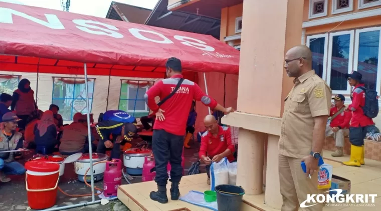 Pemerintah Kabupaten Solok Dirikan Dapur Umum di Lokasi Banjir Lahar Dingin Gunung Marapi