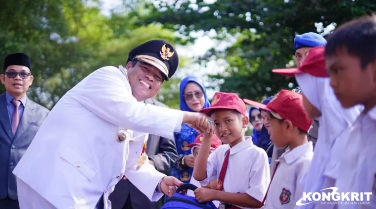 Suhatri Bur Pimpin Upacara Peringatan Hardiknas dan Hari Otoda ke-28, Lanjutkan Gerakan Merdeka Belajar
