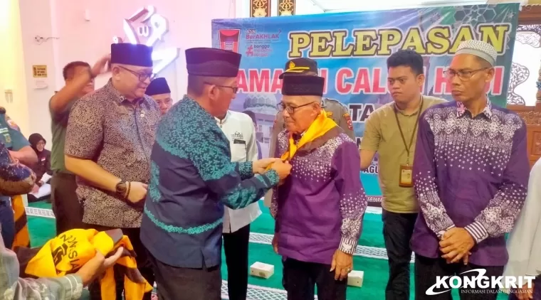 Wali Kota Padang Lepas 386 Jemaah Calon Haji Kloter Pertama Menuju Tanah Suci