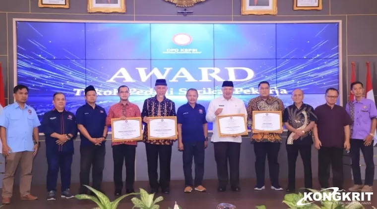Wali Kota Solok Terima Penghargaan Tokoh Peduli SPSI Award
