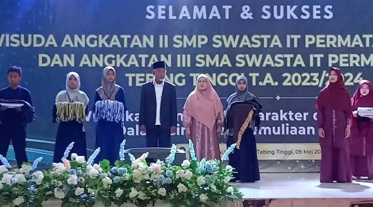 Wisuda siswa SMP dan SMA YPIT Permata Hati Bangsa Kota Tebingtinggi, Kamis (9/5/2024).