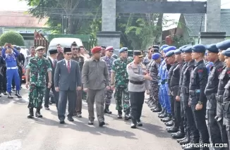 Kapolda Sumatera Barat Pimpin Apel Pasukan Pengamanan Kunjungan Kerja Presiden RI
