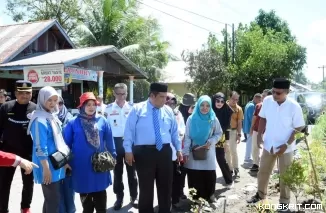 Bupati Padang Pariaman, Suhatri Bur  melakukan peninjauan langsung ke lokasi penilaian di Nagari Sunua Tengah, Kecamatan Nan Sabaris pada Rabu, 8 Mei 2024.