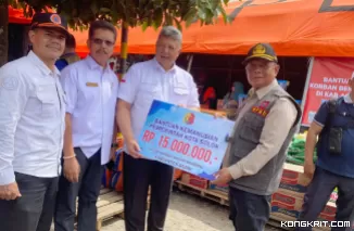 Wali Kota Solok Serahkan Bantuan Hingga Rp 15 Juta untuk Korban Banjir Bandang di Bukik Batabuah Agam