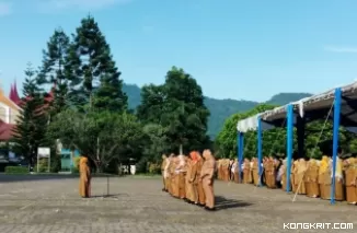 Evia Vivi Serukan Penyelesaian DAK dan Partisipasi Aktif dalam Kegiatan Daerah di Apel Pagi Pemkab Solok