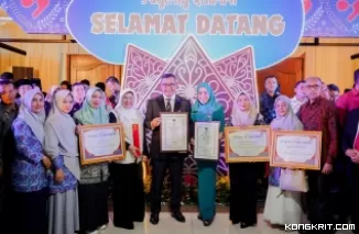 Kabupaten Solok kembali Ukir Prestasi Nasional, Bupati dan Ketua TP PKK Raih Penghargaan Manggala Karya Kencana