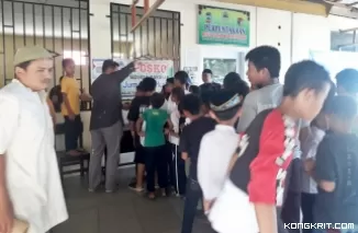 Masjid Taqwa Muaro Sijunjung Sediakan Makan Siang Gratis bagi Jemaah dan Musafir