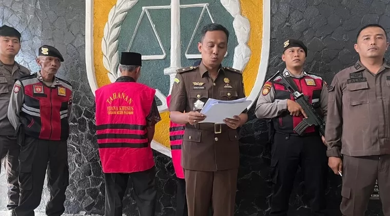 Komitmen Berantas Korupsi,  Kejari Pasaman Tahan Pelaku Korupsi Dana Desa Nagari Ladang Panjang