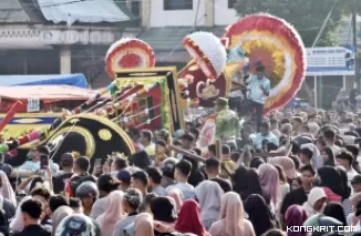 Pesona Budaya Tabuik Piaman 2024 Ribuan Pengunjung Saksikan Prosesi Tabuik Naik Pangkek
