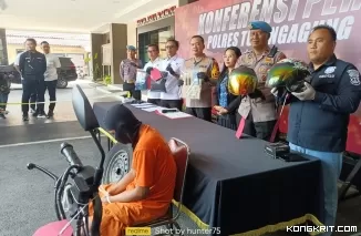 Kapolres Tulungagung bersama Kasat Reskrim, dan jajarannya menunjukkan BB tindak Curat tersangka KSY