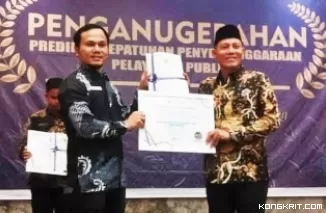 Bupati Pasaman Sabar AS Raih Penghargaan Pelayanan Publik Terbaik 2024 dari Ombudsman