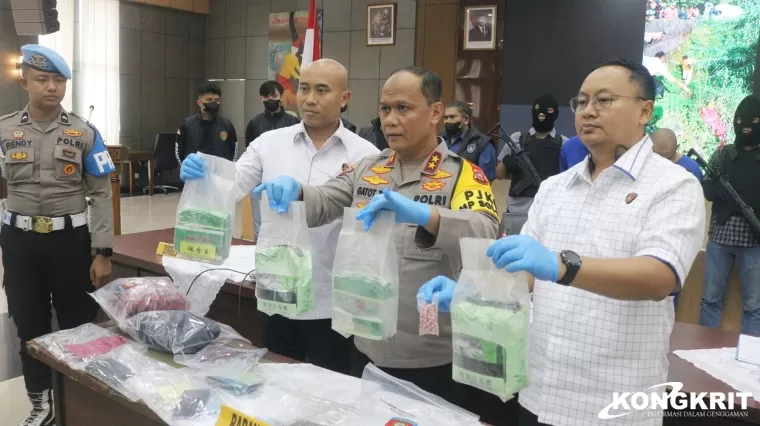 Kapolda Sumbar Ungkap Kasus Pembunuhan dan Narkoba, Tiga Pelaku Ditangkap