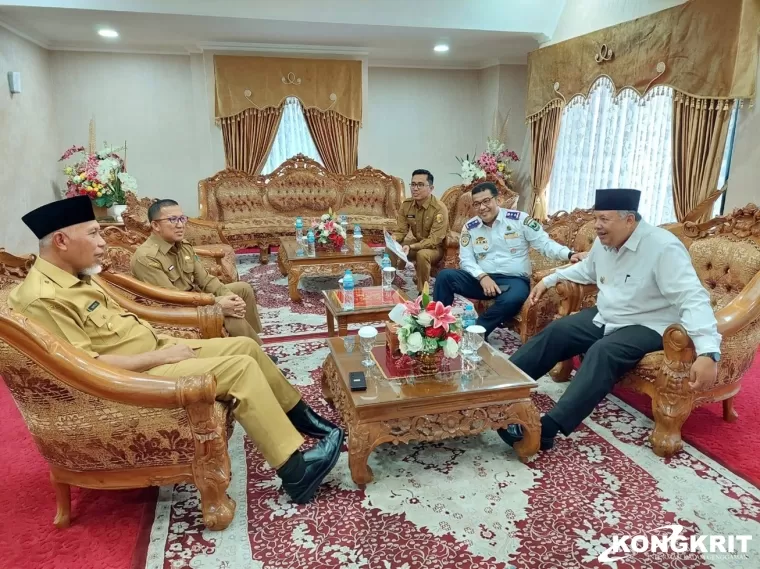 Wali Kota Solok Lakukan Audiensi dengan Gubernur Bahas Agenda Peresmian Stadion dan RSU