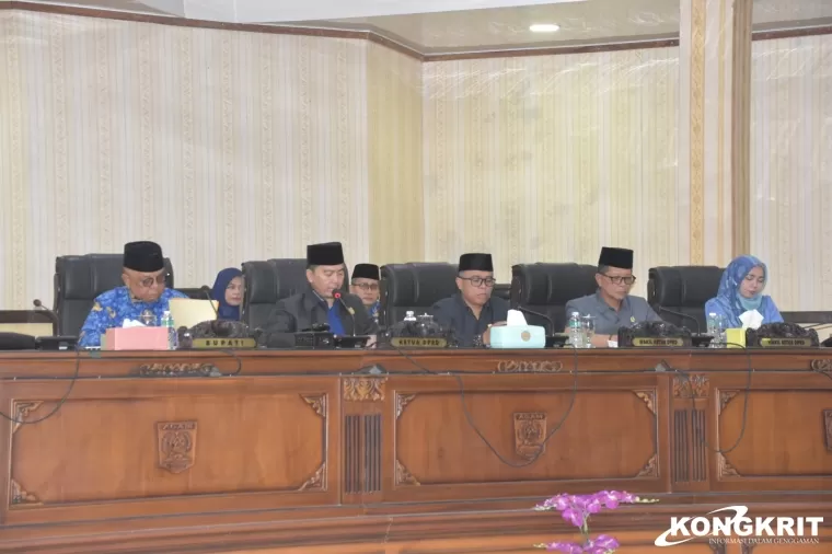 DPRD Agam Gelar Rapat Paripurna Bahas Tanggapan Fraksi-Fraksi Terhadap Ranperda Penyelenggaraan Pendidikan