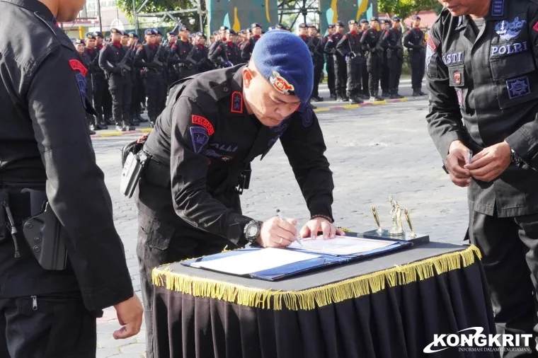 Dansat Brimob Polda Kaltim Pimpin Pelantikan Wadansat Brimob yang Baru