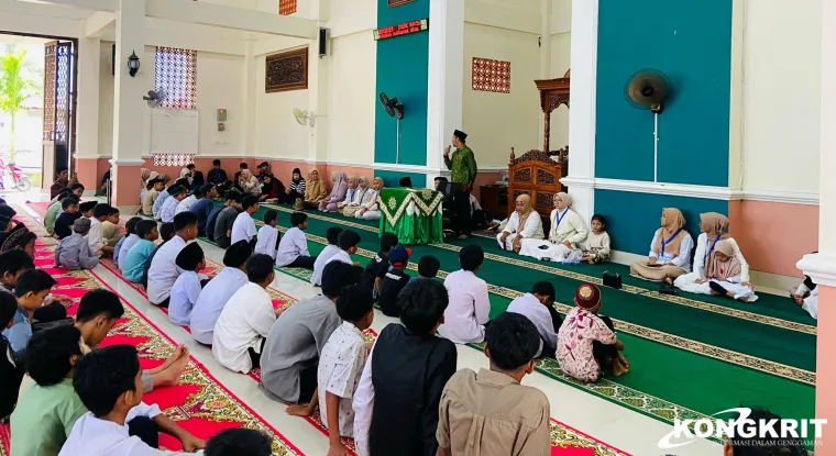 Gerakan Pasisia Peduli Tebar Kebahagiaan untuk Anak Yatim di Linggo Sari Baganti pada Bulan Ramadan