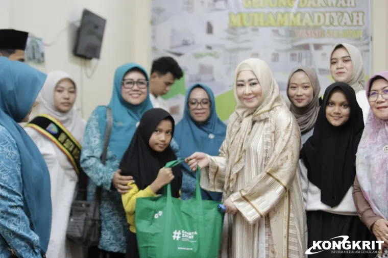 Lisda Hendrajoni Gelar Buka Puasa Bersama Anak Panti Asuhan Muhammadiyah Pesisir Selatan