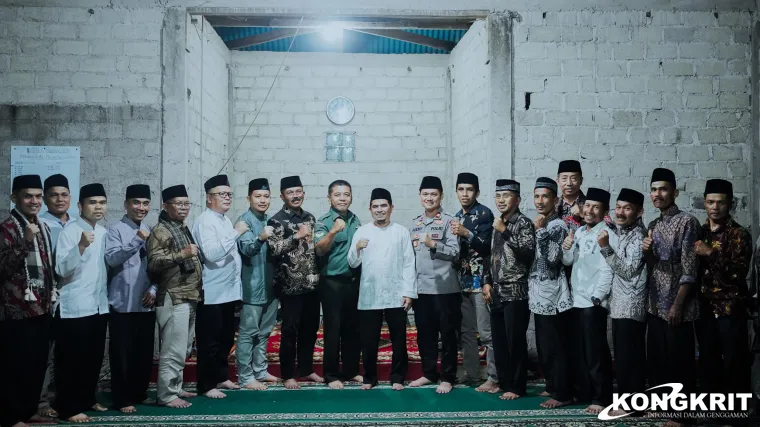 Wakil Bupati Solok H. Candra Pimpin Tim Safari Ramadhan ke Musholla Al-Falah Nagari Dilam
