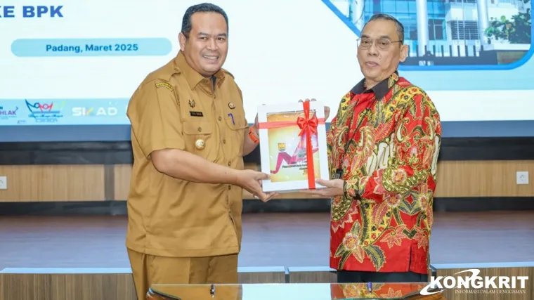 Wali Kota Pariaman Serahkan Laporan Keuangan Pemda 2024 ke BPK Perwakilan Sumbar