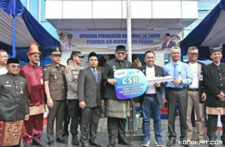 Bank Nagari Serahkan Mobil Tangki untuk Perumda AM Padang Guna Mendukung Distribusi Air Bersih