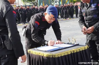 Dansat Brimob Polda Kaltim Pimpin Pelantikan Wadansat Brimob yang Baru