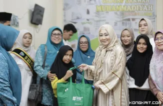 Lisda Hendrajoni Gelar Buka Puasa Bersama Anak Panti Asuhan Muhammadiyah Pesisir Selatan