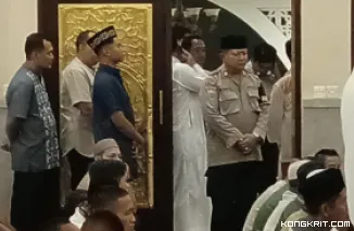 Polda Kaltim dan Masyarakat Laksanakan Salat Tarawih Bersama untuk Perkuat Kebersamaan di Bulan Ramadhan