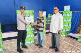 Polres Pesisir Selatan Bagikan Parcel Lebaran kepada Awak Media sebagai Bentuk Kemitraan