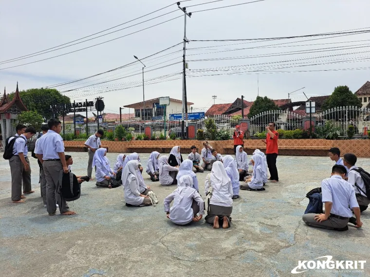 Belajar Tanggap Bencana, Siswa SMAN 2 Bukittinggi Antusias Ikuti Simulasi