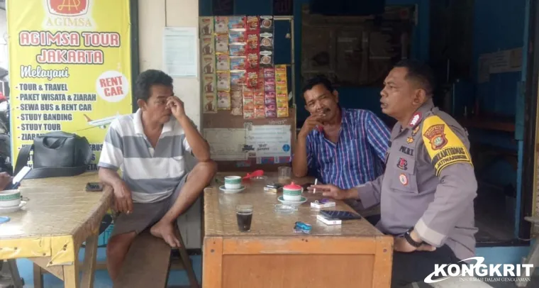 Bhabinkamtibmas Jatiwaringin Gelar Patroli dan Imbau Warga Waspada Curanmor dan Tawuran Remaja