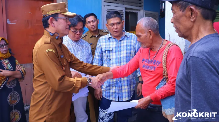 Melalaui Baznaz Pemko Payakumbuh Salurkan Bantuan untuk Korban Kebakaran di Kelurahan Nunang Daya Bangun