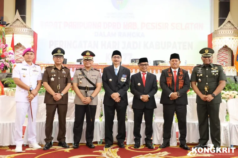 Rapat Paripurna Hari Jadi ke-77 Kabupaten Pesisir Selatan, Bupati Hendrajoni Ajak Masyarakat Rajut Kepedulian dan Rasa Memiliki