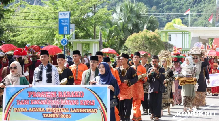 Tampilkan Semangat Pelestarian Budaya dan Pemberdayaan Lokal, Semarak Festival Langkisau 2025 Resmi Dibuka