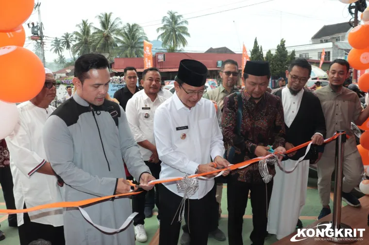 Wali Kota Payakumbuh Hadiri Peresmian Gerai Ke-89 Almaz Fried Chicken