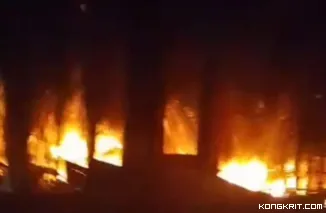 Kebakaran Kembali Terjadi di Tambang Minyak Ilegal Wilayah Keluang, Aparat Dinilai Lamban Bertindak