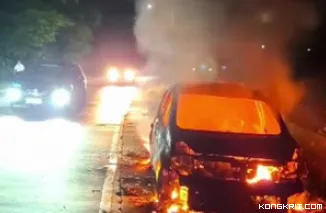 Kebakaran Minibus di Padang-Solok, Seluruh Penumpang Berhasil Diselamatkan